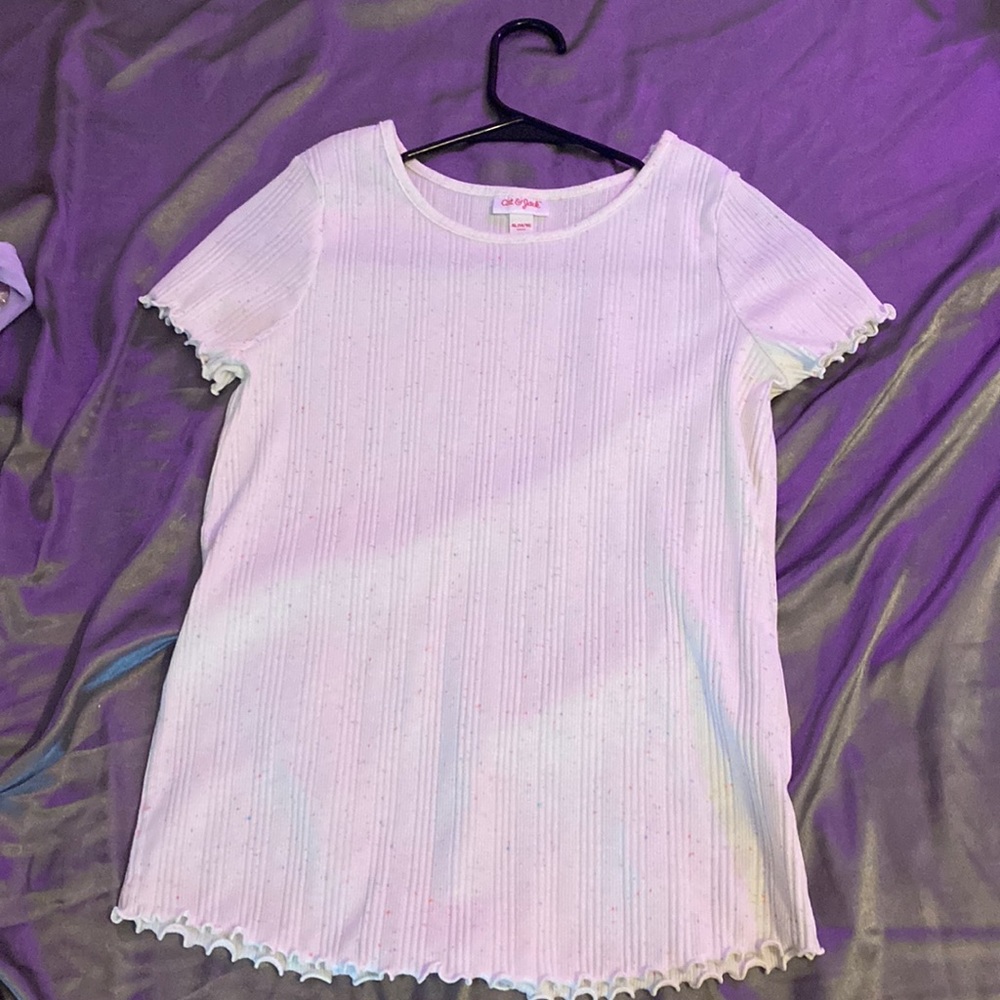 white frilly sleeves shirt